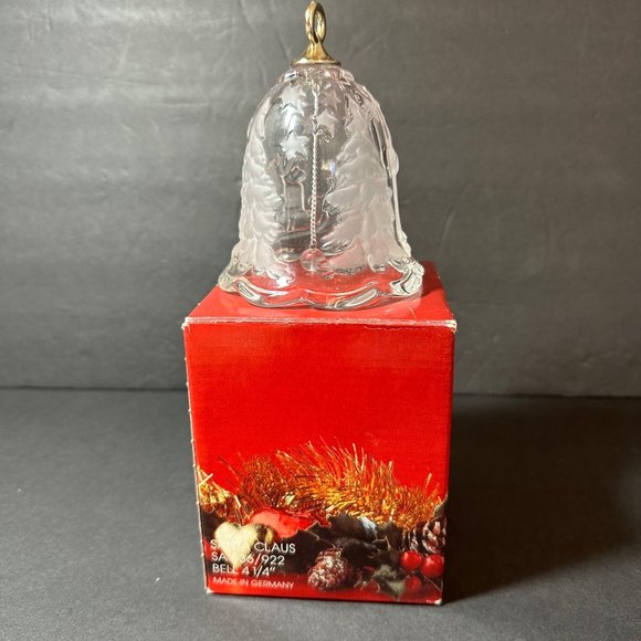 Mikasa Crystal Holiday Bell Santa Claus Sleigh Tree Stars Scalloped Edge 4.5" - Picture 2 of 8